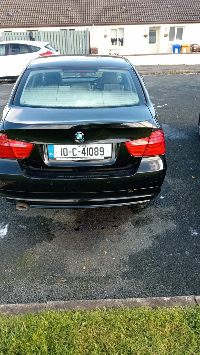 BMW 3-Series 2010 - Image 4