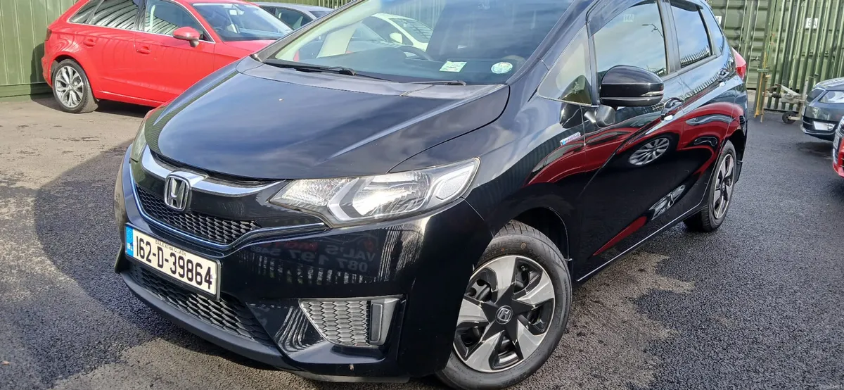 16 Honda Fit, Reverse Camera, Nice Spec 115,000km - Image 4