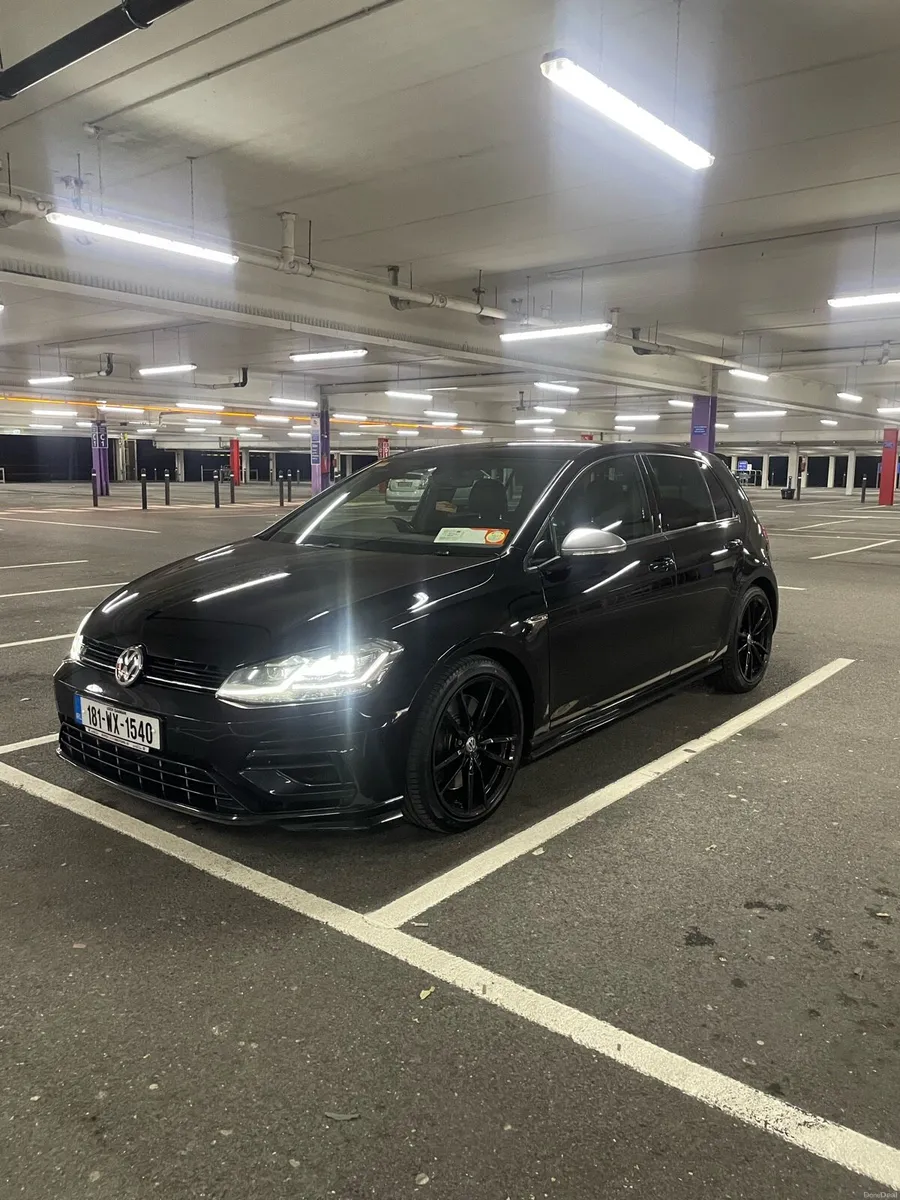 Volkswagen Golf R - Image 1