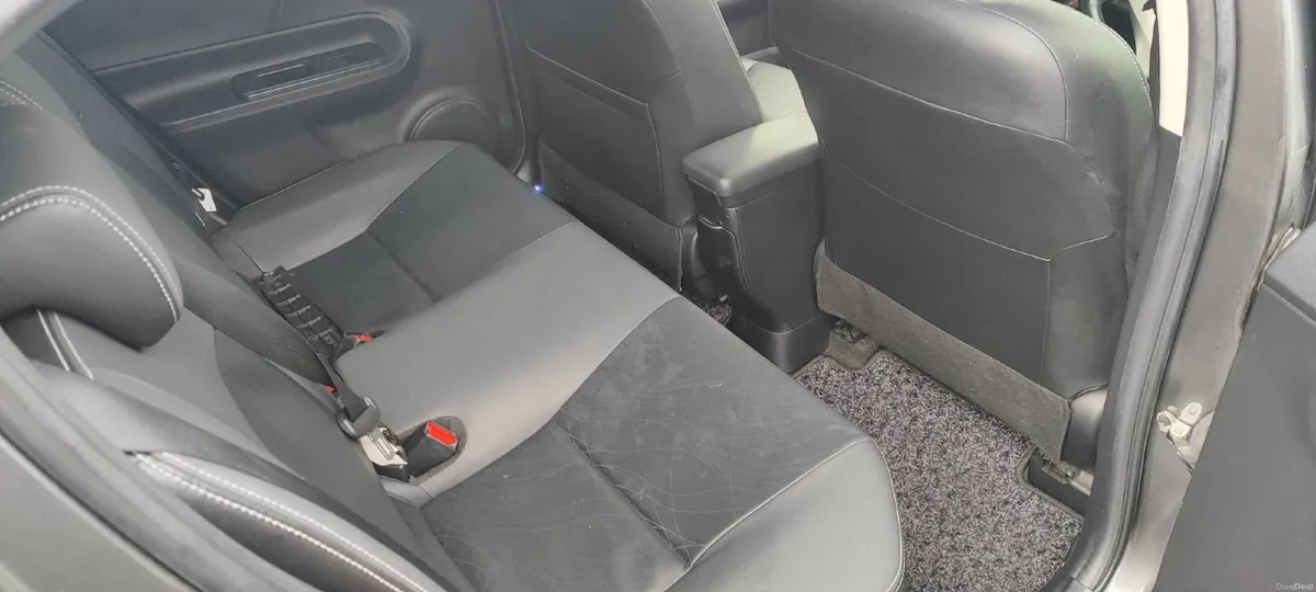 Toyota Aqua 2014 - Image 2