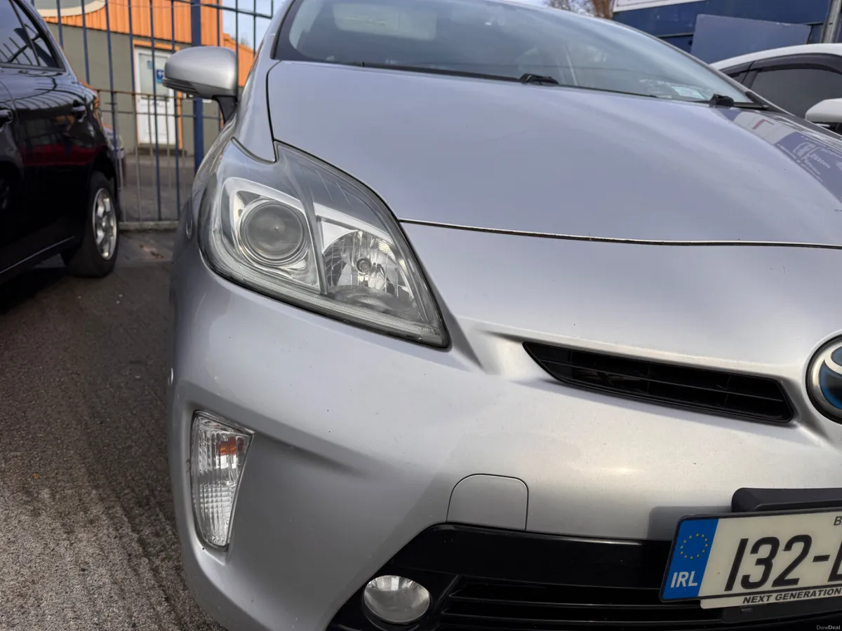 Toyota Prius 2013 - Image 2