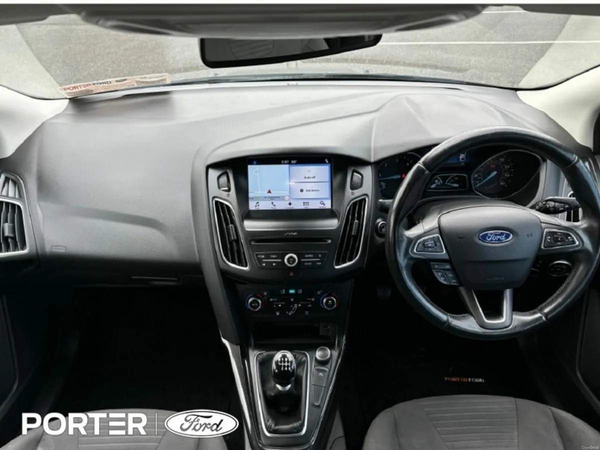 Ford Focus 1.5TDCI TITANIUM 120PS - Image 2