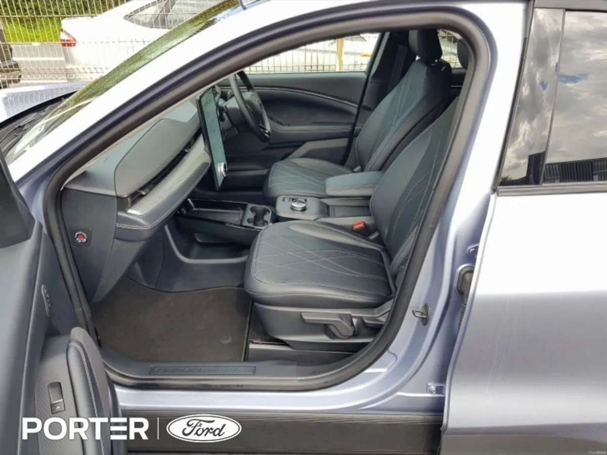 Ford Mustang Mach-E RWD STD RANGE 440KM RANGE - Image 4