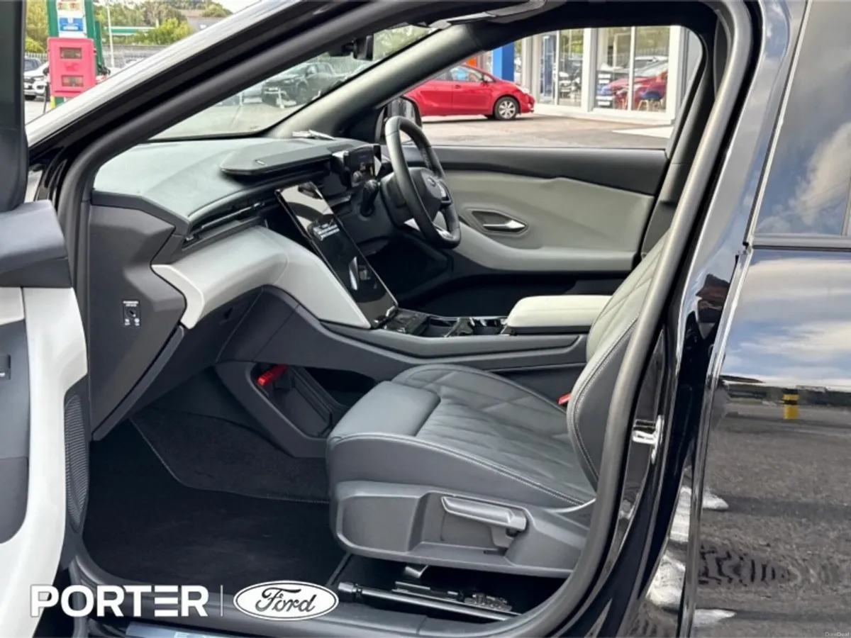 Ford Explorer *Order Yours Today* REMIUM 77kWh Ext - Image 4