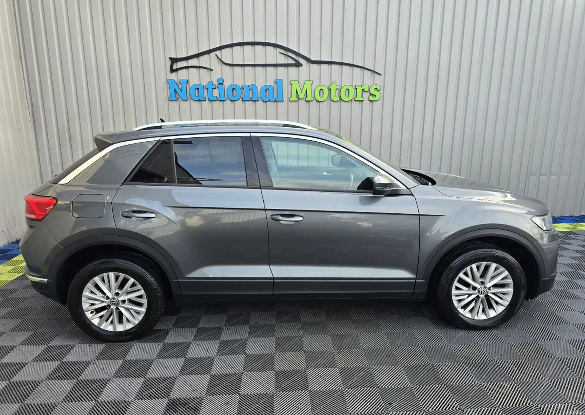 2019 Volkswagen T-Roc 1.6 TDI Design - Image 2