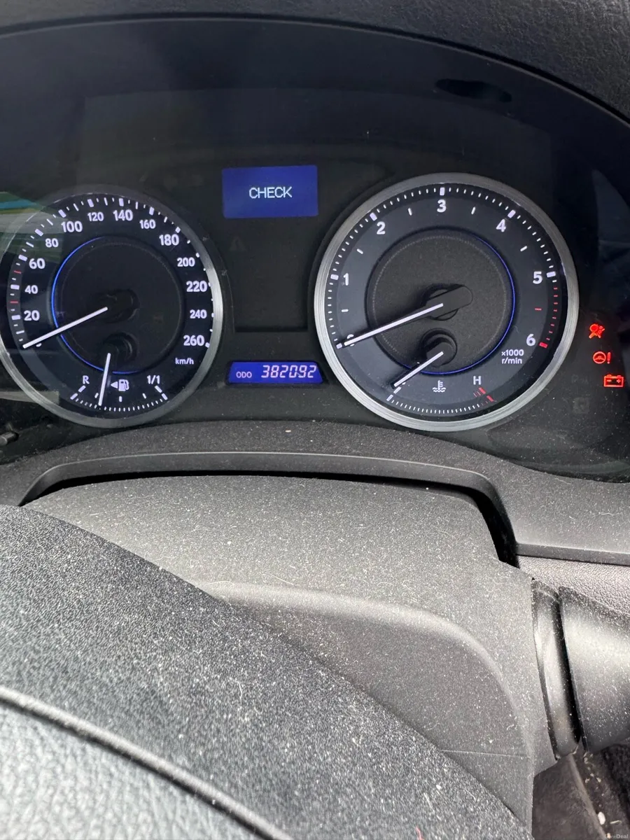 Lexus is200D - Image 4