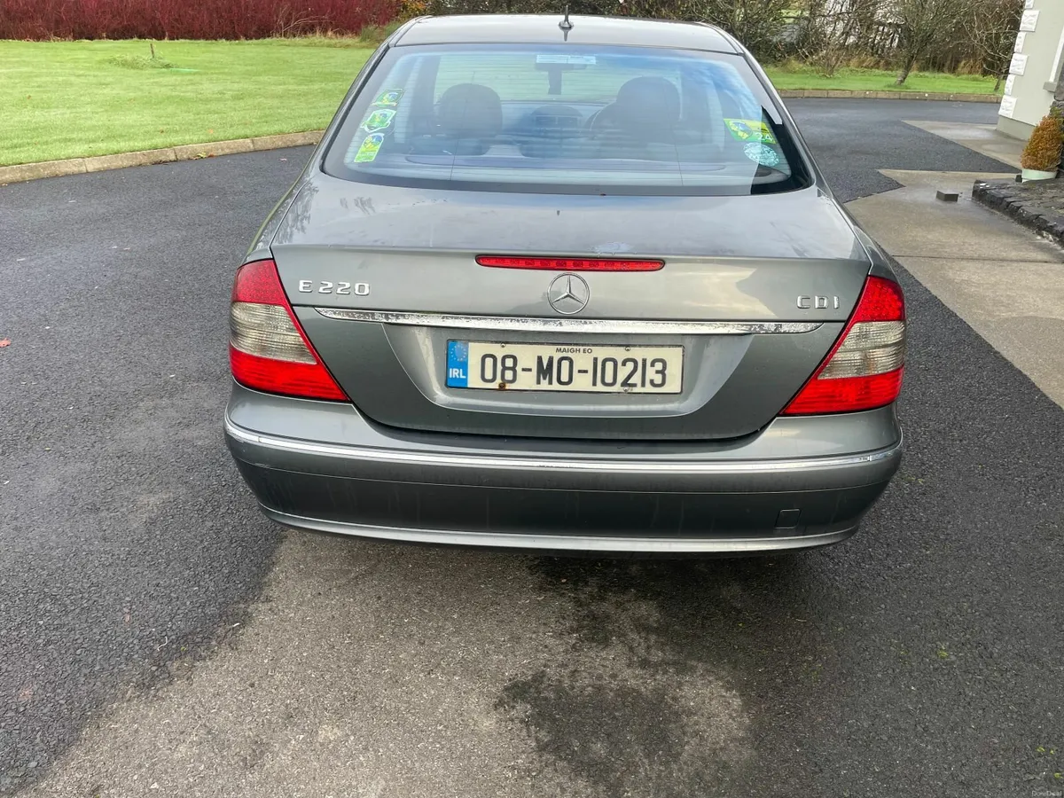 Mercedes-Benz E-Class 2008 - Image 4