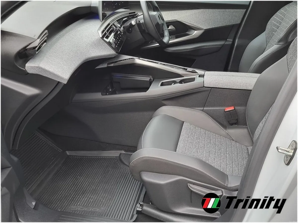 Peugeot 5008 ** eALLURE ** BEV 73Kwh 210HP ** TRIN - Image 4