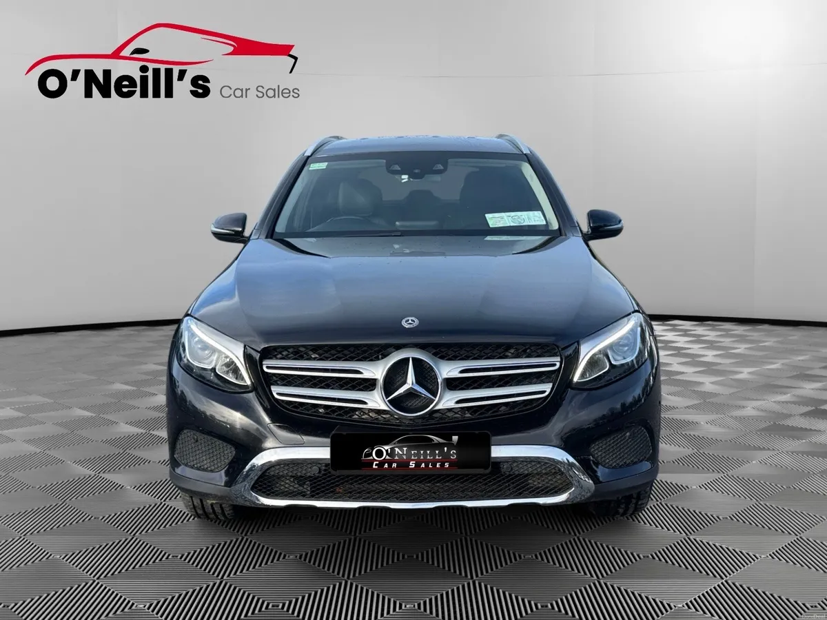 Mercedes-Benz GLC 2018 220D 4 MATIC SPORT AMG AUTO - Image 4