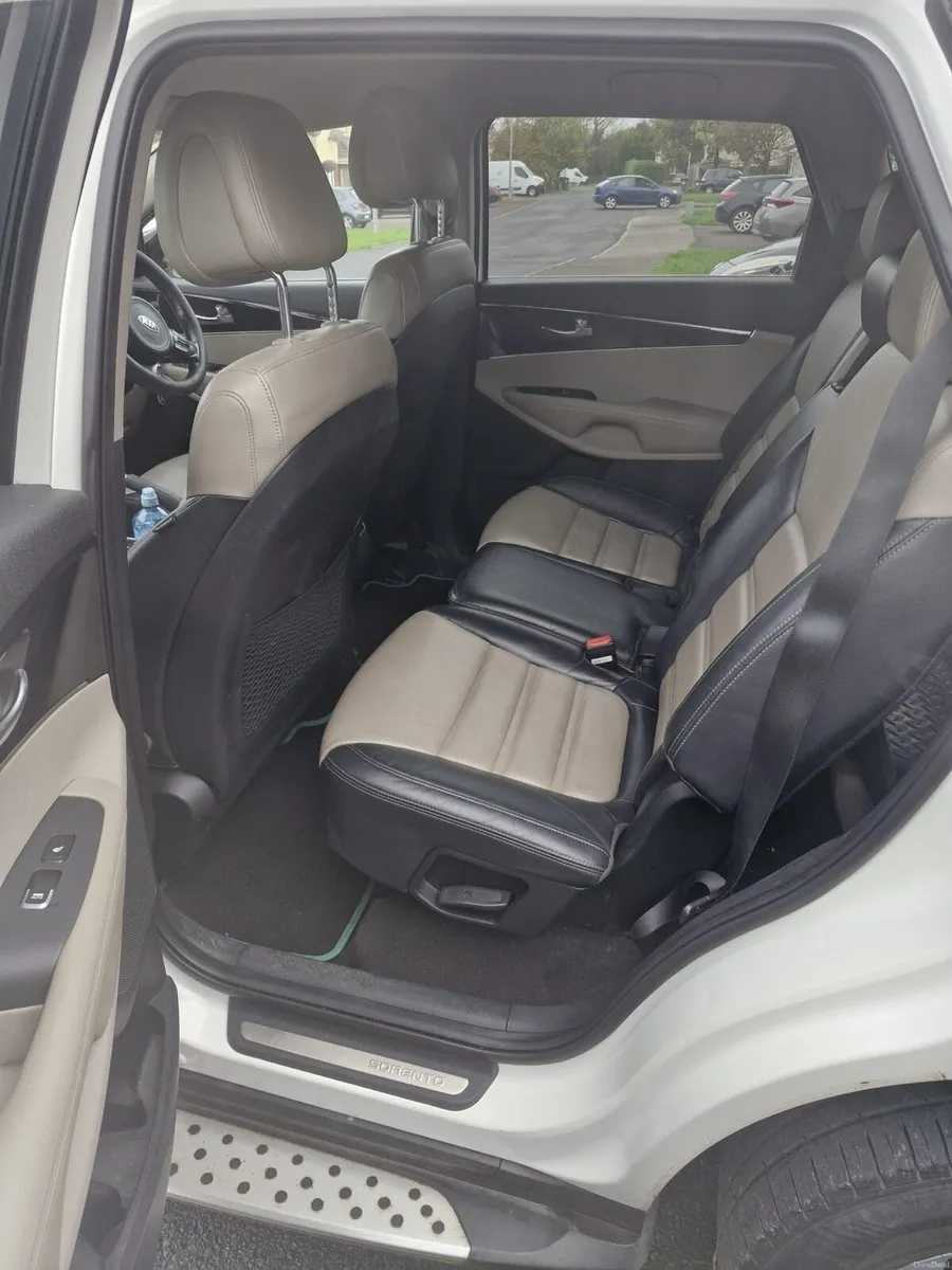 KIA Sorento 2.2 CRDi - Image 4