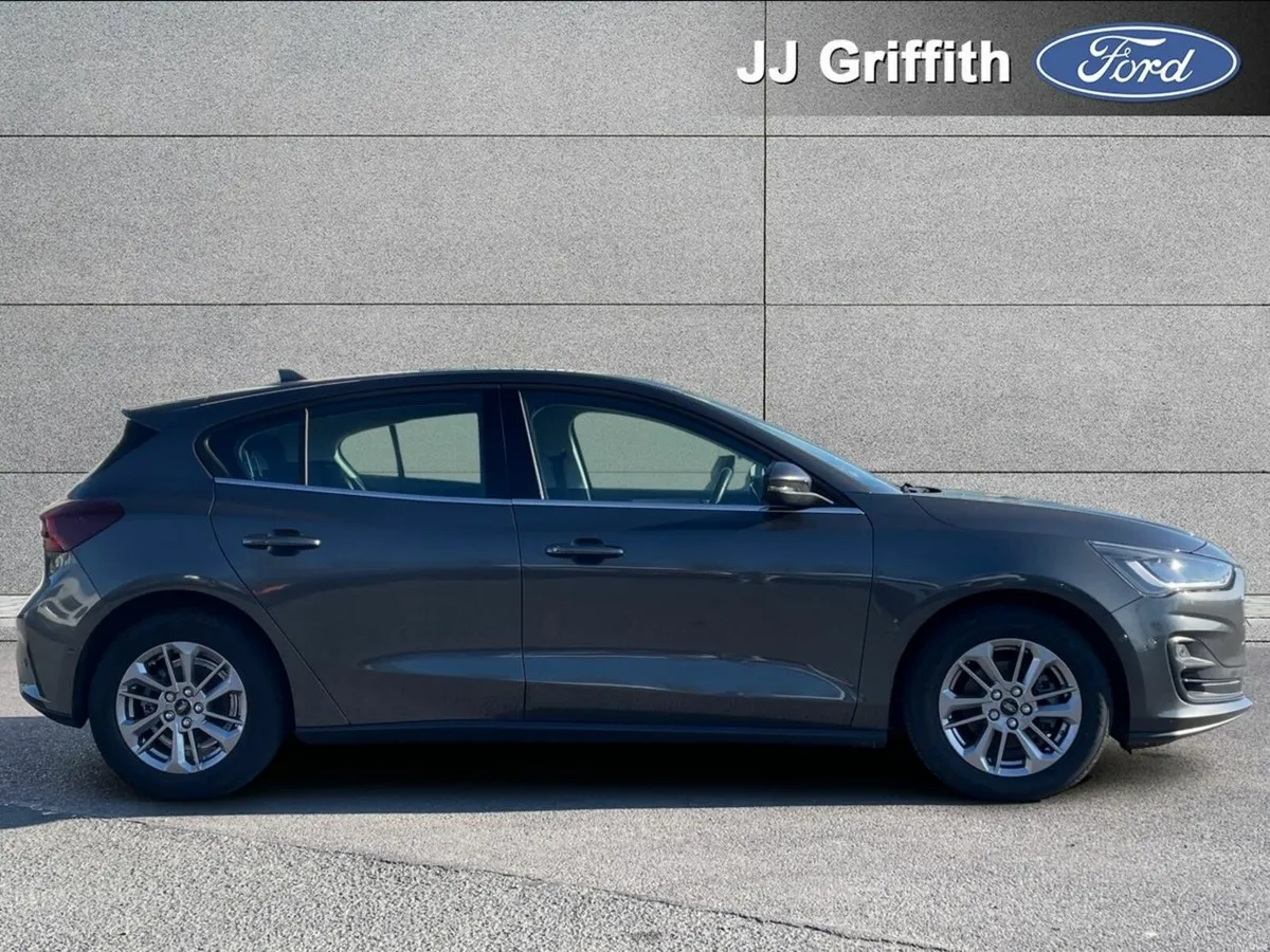 Ford Focus 1.0T EcoBoost Hybrid 125PS Titanium Aut - Image 5