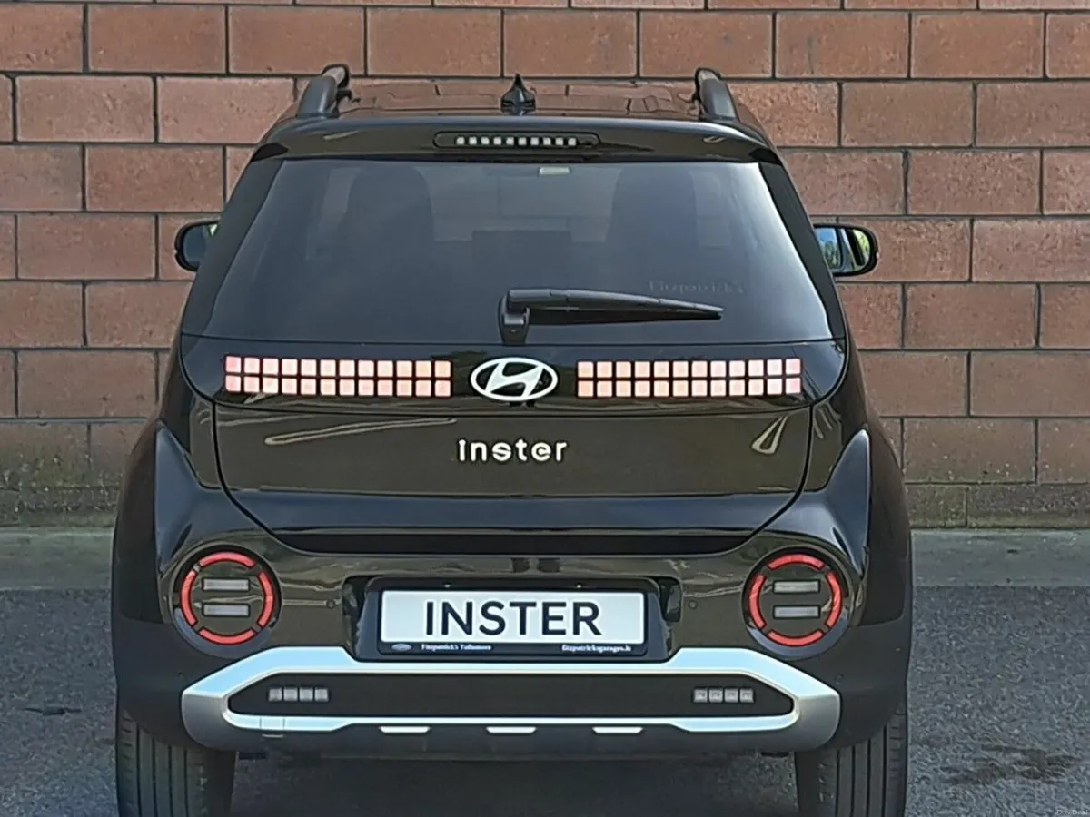 Hyundai INSTER Elegance Model 49 k/wh Battery with - Image 6