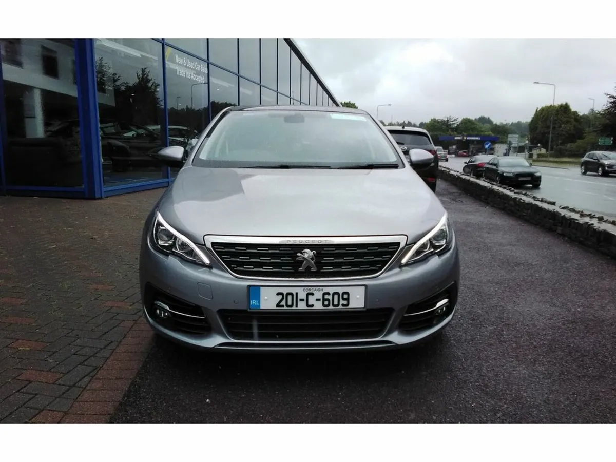 Peugeot 308 Allure 1.5 HDI 130 Auto 6.2 4D - Image 2