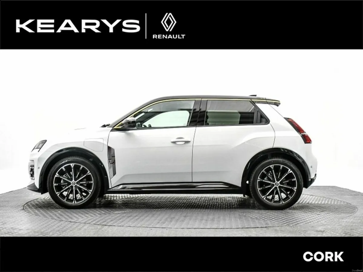 Renault 5 Iconic EV 52 kWh 150hp Demonstrator - Image 4