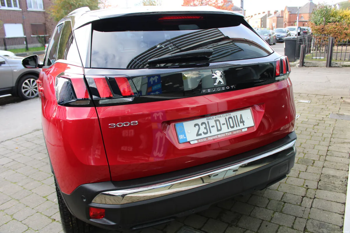 Peugeot 3008 AUTOMATIC 1.5 HDI ALLURE 2023 - Image 4