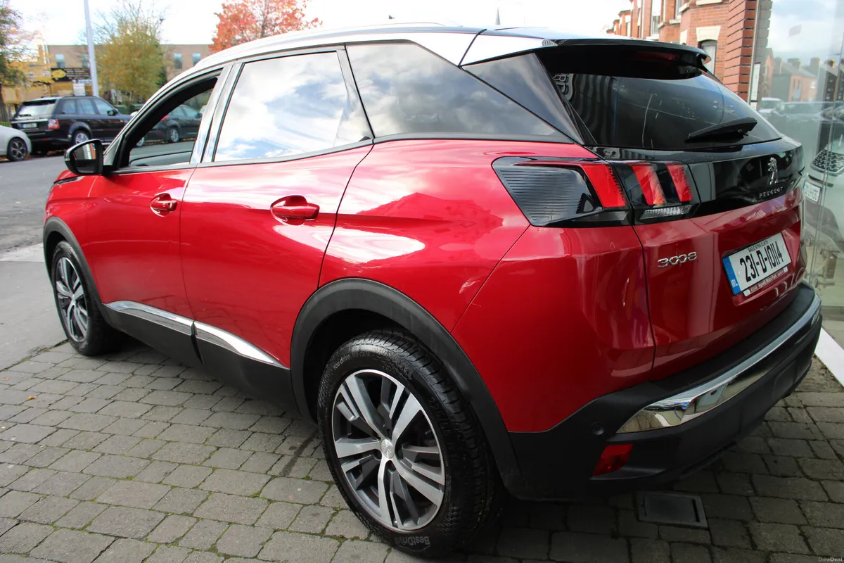 Peugeot 3008 AUTOMATIC 1.5 HDI ALLURE 2023 - Image 5