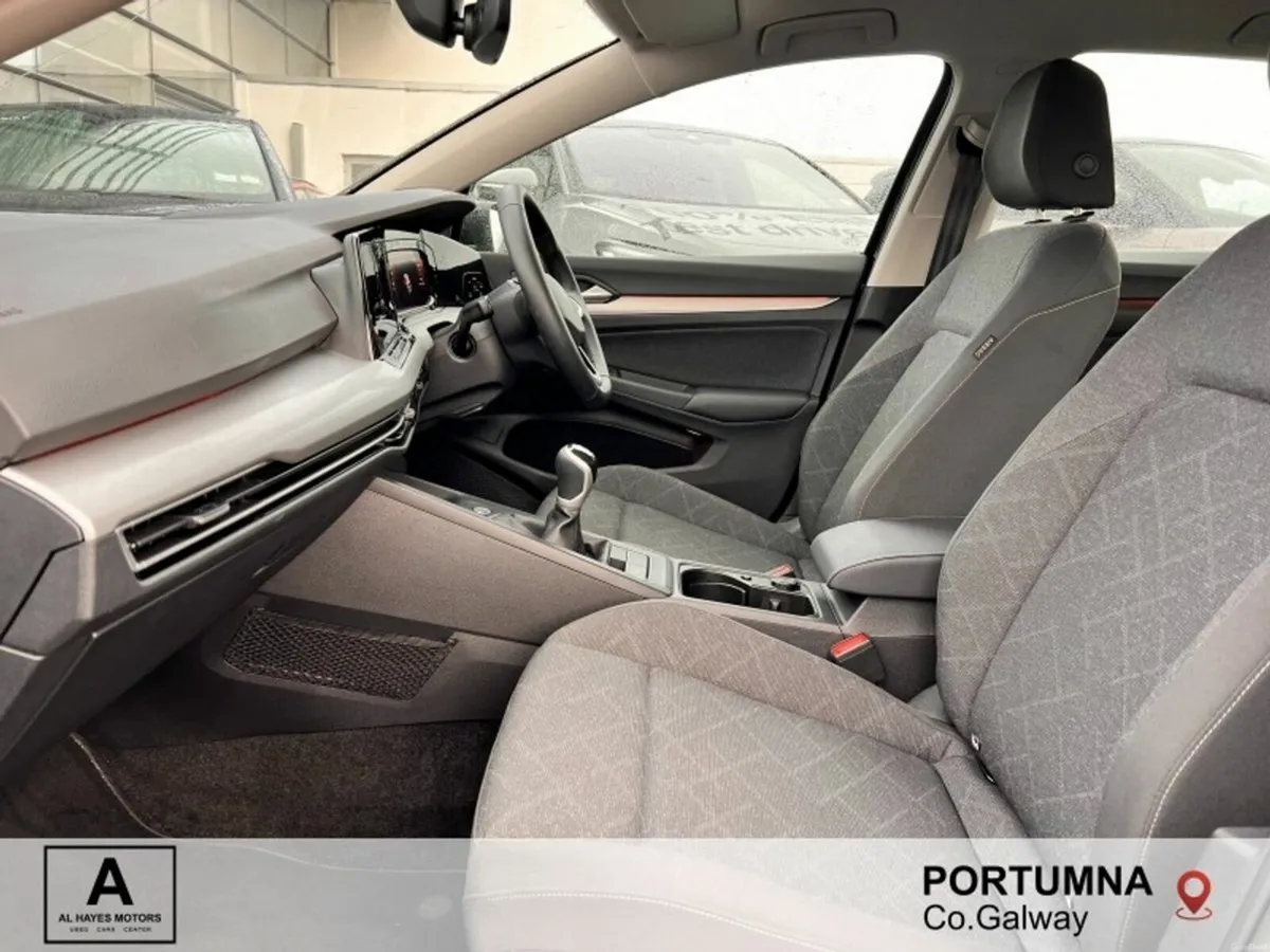 Volkswagen Golf 2023 LIFE 1.0 TSI 110BHP - Image 4
