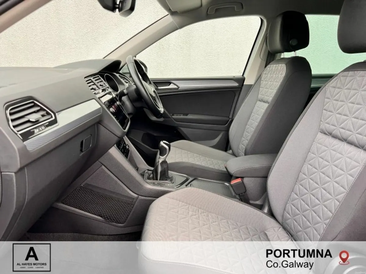 Volkswagen Tiguan LIFE 2.0 TDI 122BHP - Image 3