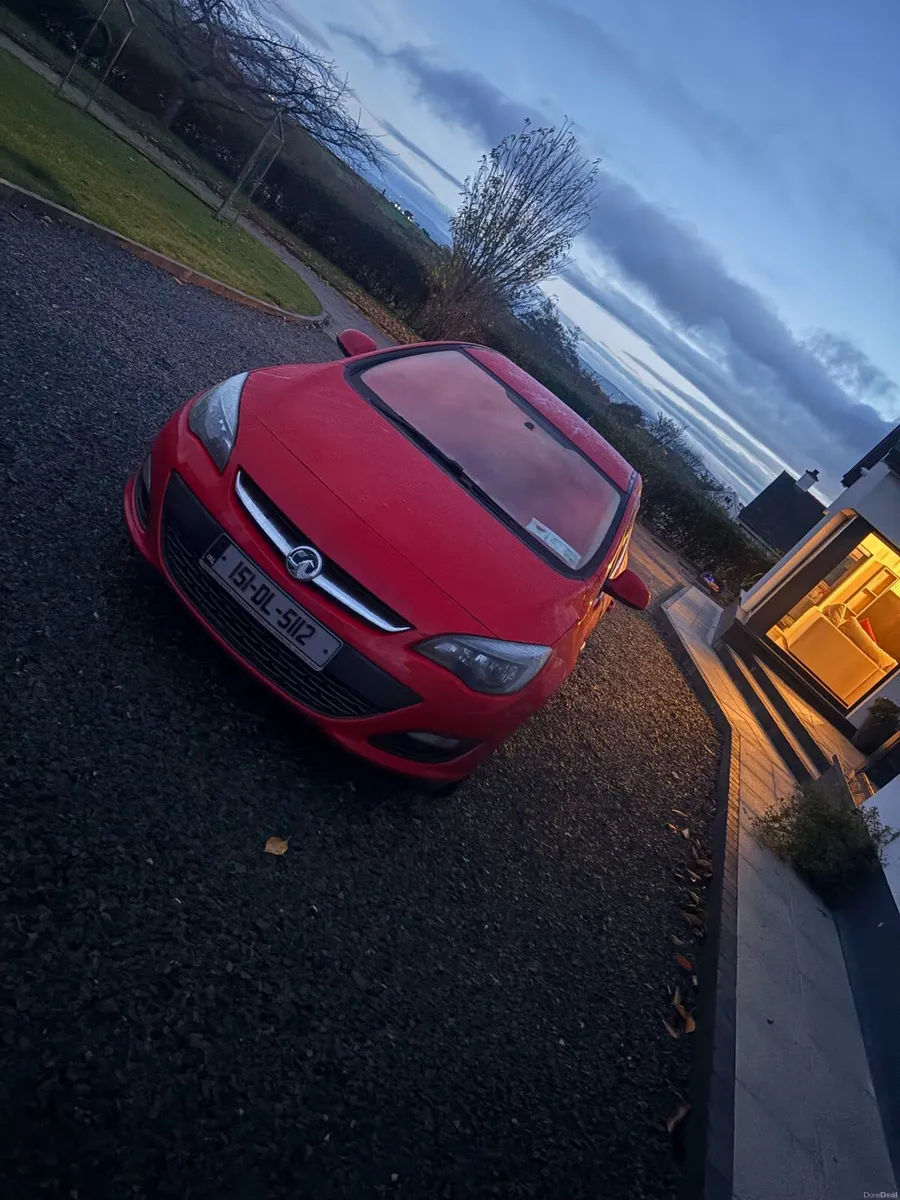 2015 red vauxhall astra - Image 1