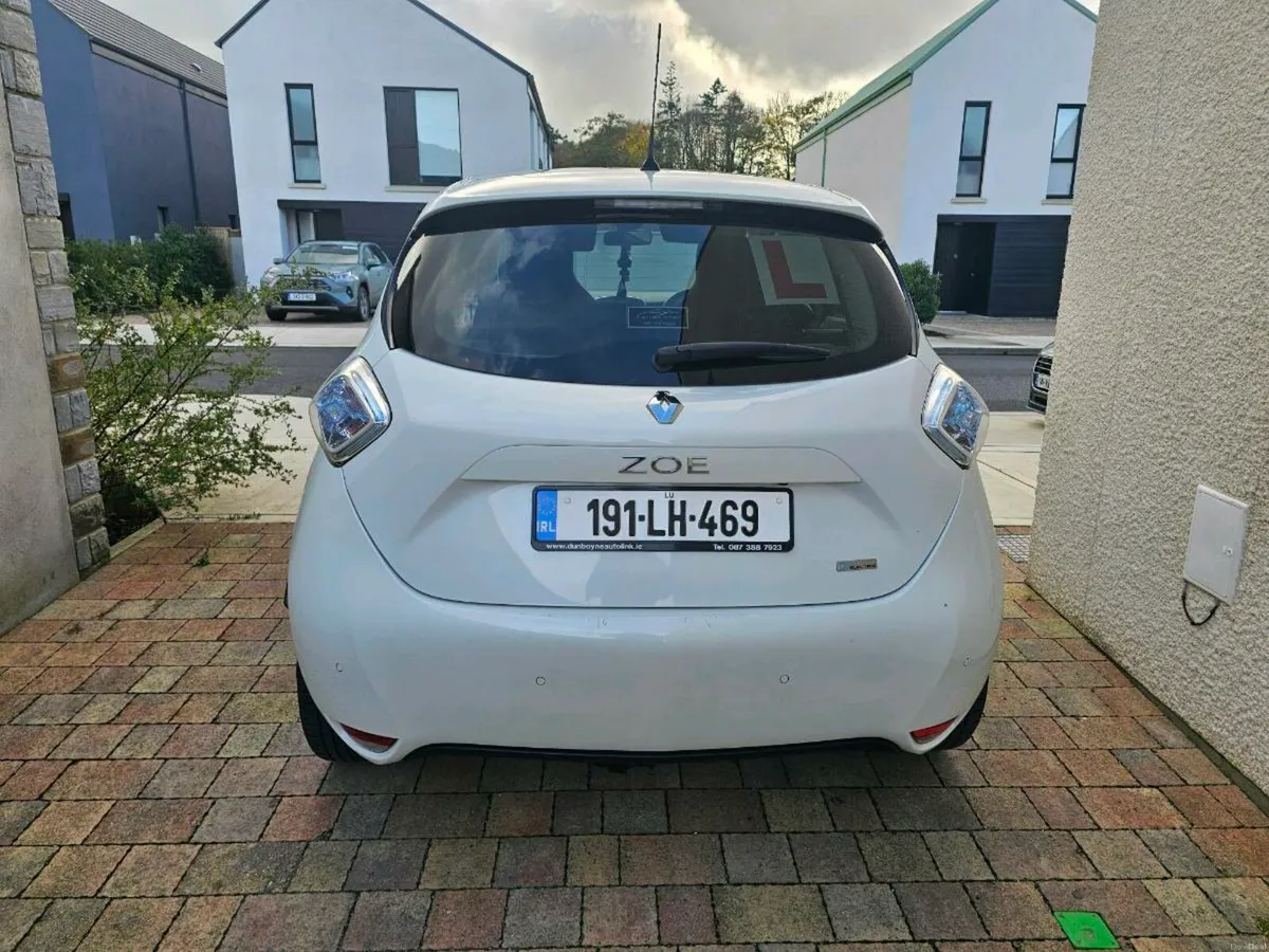 RENAULT ZOE 2019 AUTOMATIC HIGH VERSION - Image 3