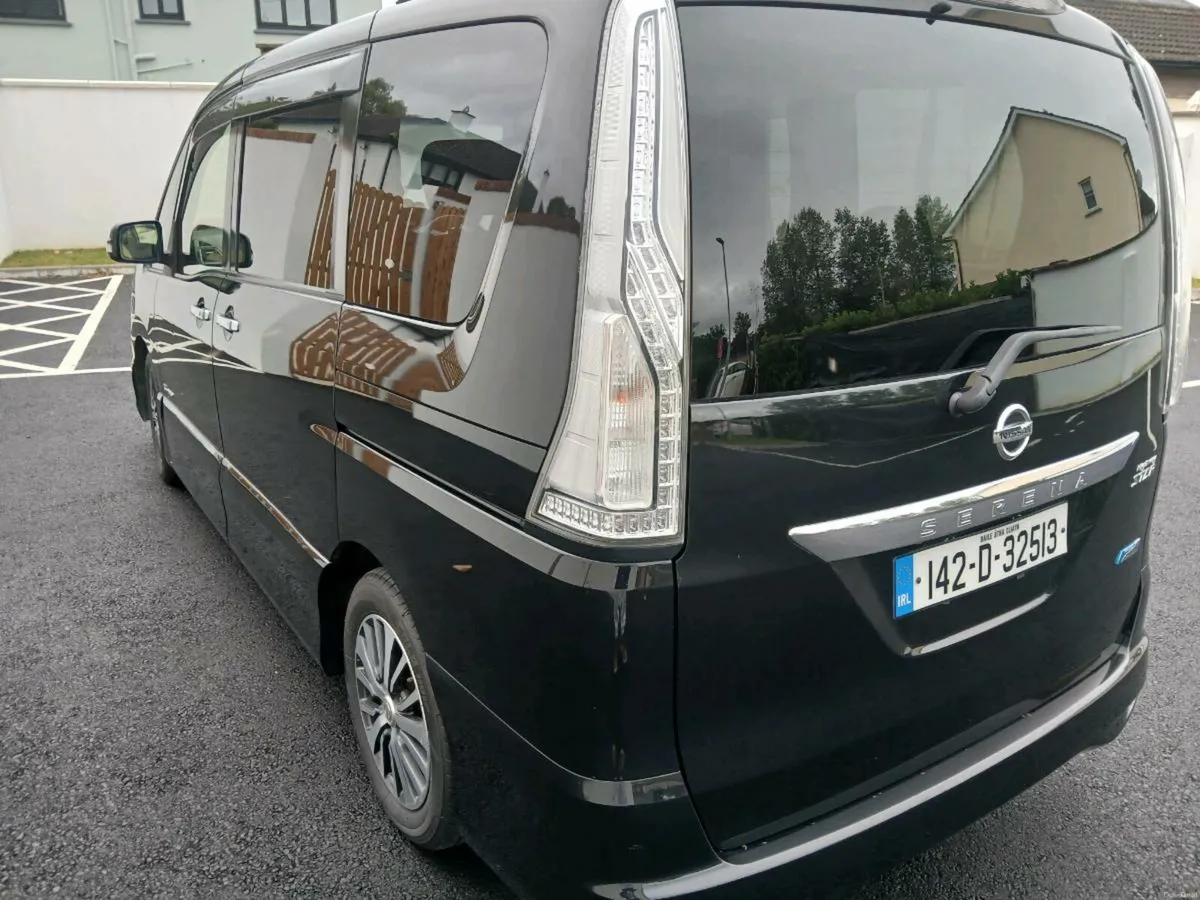 Nissan Serena - Image 2