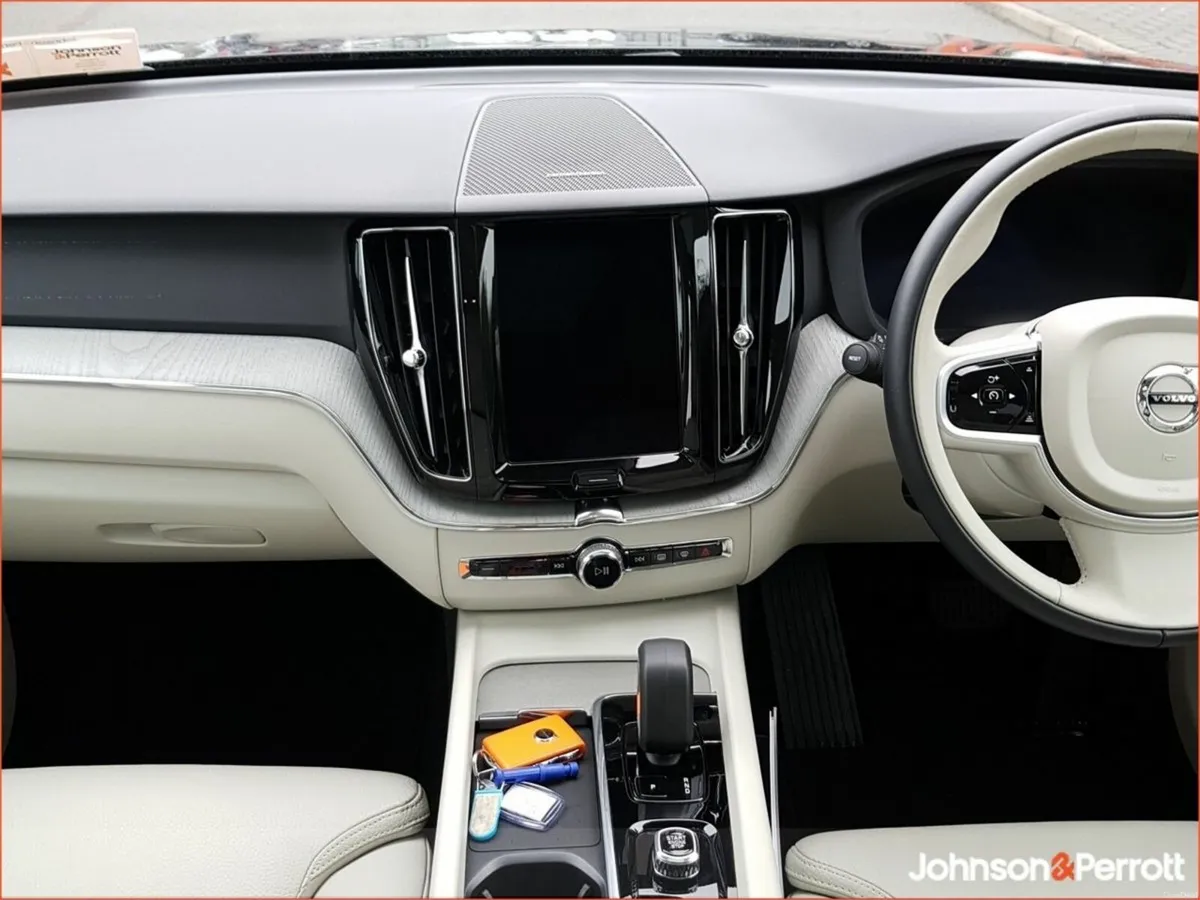 Volvo XC60 T6 350 bhp AWD PHEV Plus Bright (Three - Image 2