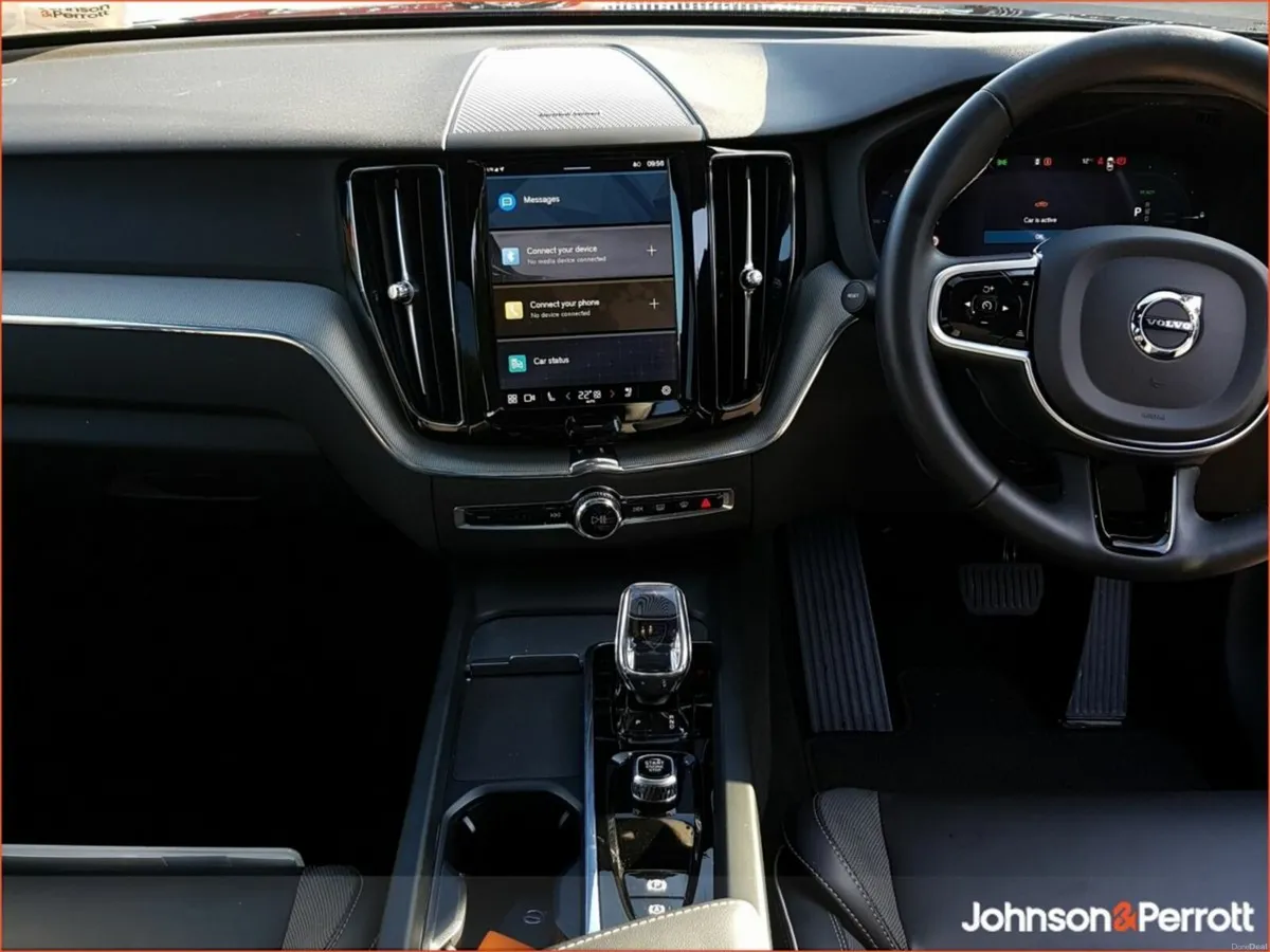 Volvo XC60 T6 350bhp AWD PHEV Plus Black Edition ( - Image 3