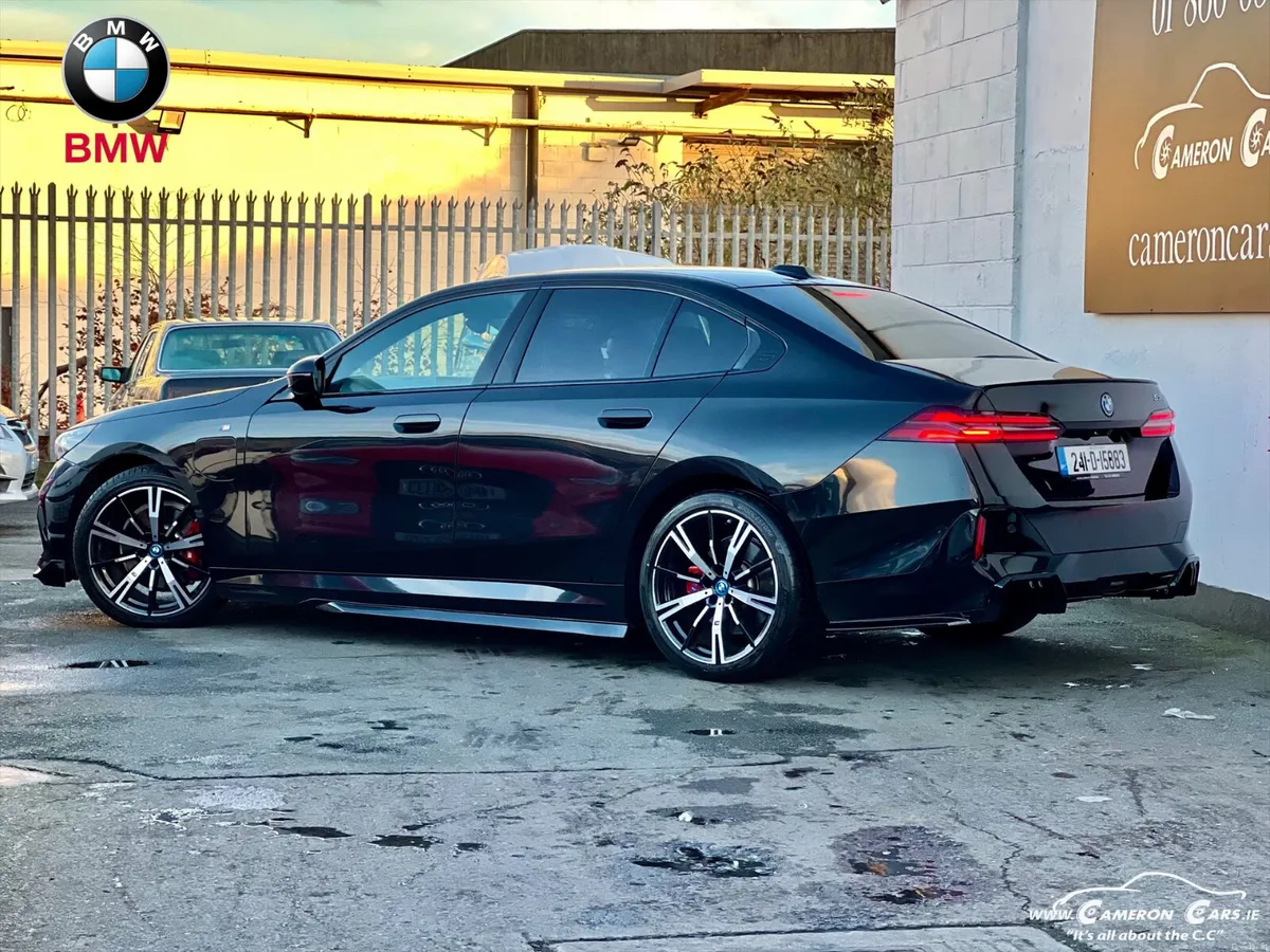 BMW 530e MSPORT PERFORMANCE PACK DRIVE SMART - Image 2