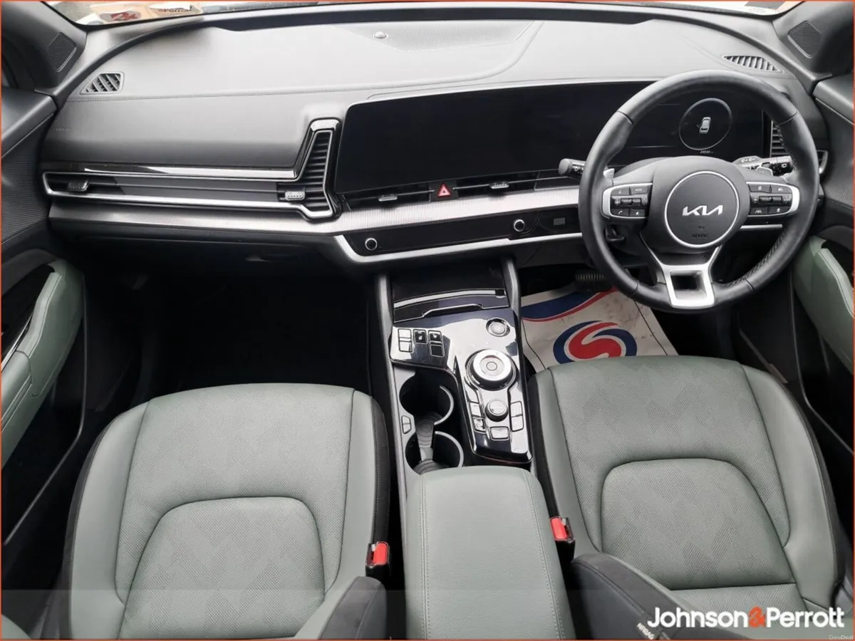 Kia Sportage Anniversary Edition Plug-in Hybrid - Image 4