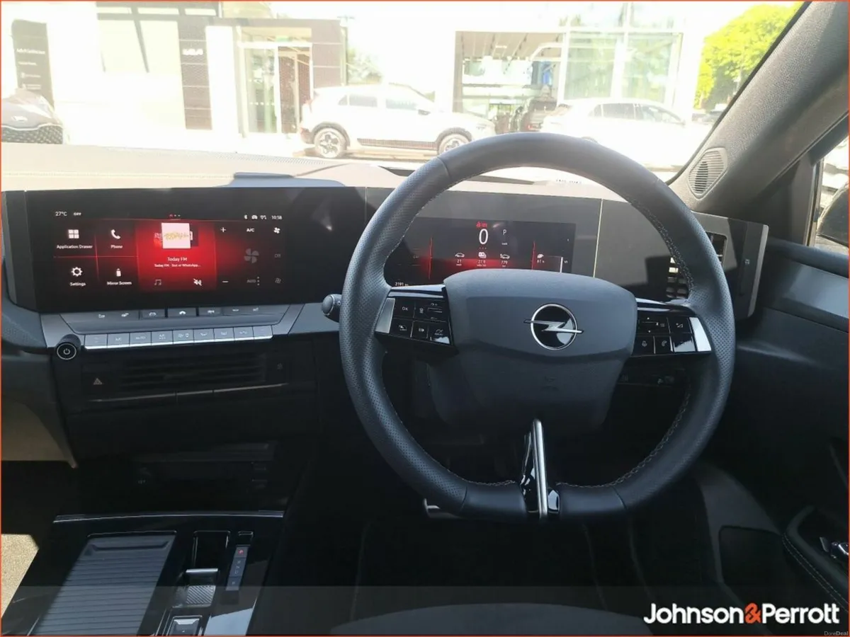 Opel Astra GS 54KWh EV 155PS - Image 4