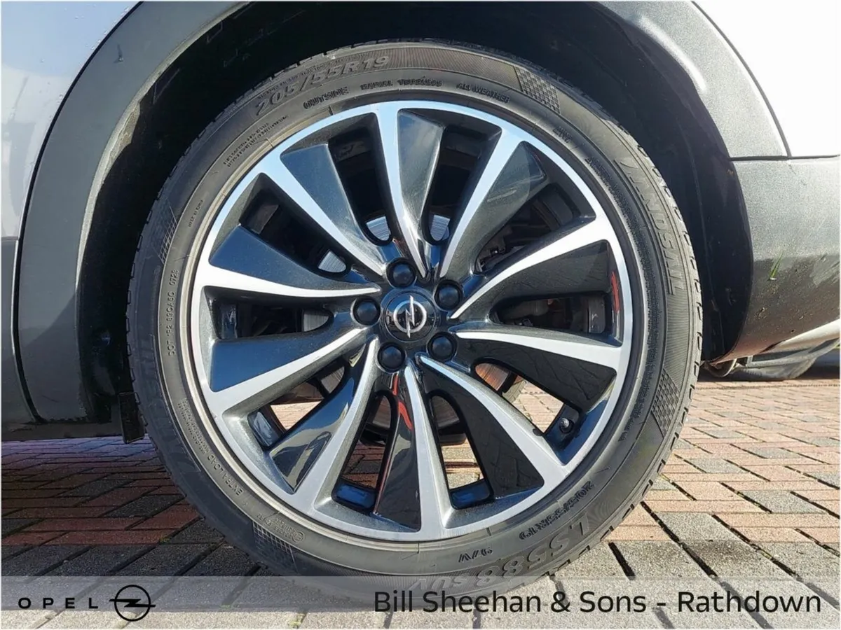 Opel Grandland X 1.6 Petrol/Electric FWD 225 PS PH - Image 6