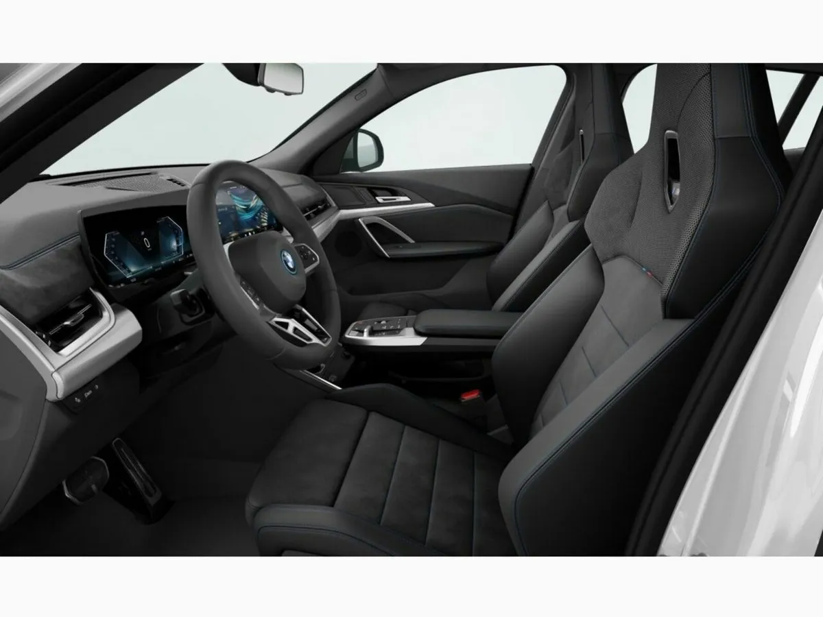 BMW iX2 eDrive20 M sport - Image 4