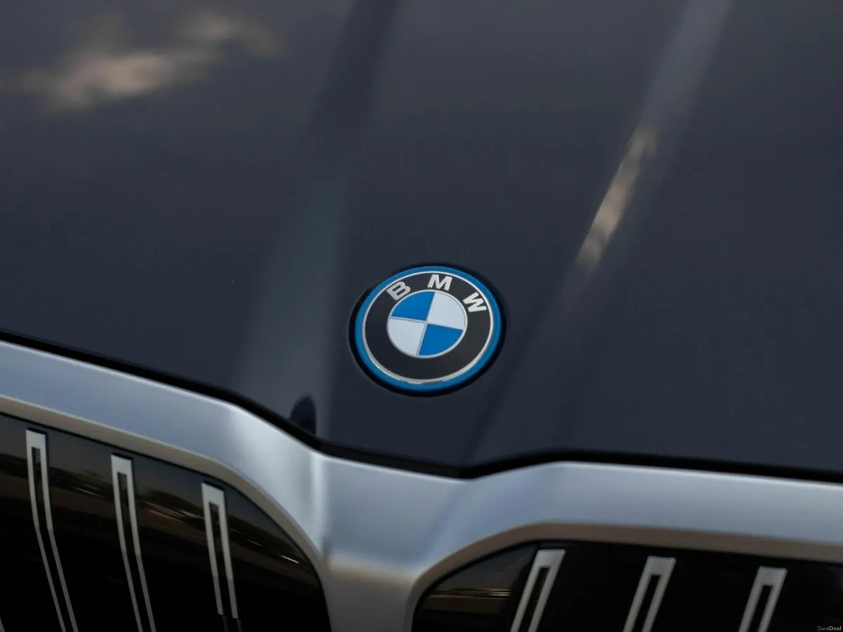 BMW 5-Series 530e M Sport Saloon - Image 4