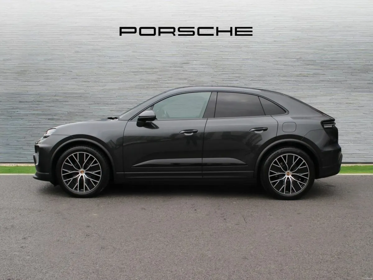 Porsche Macan 4 Electric - Image 4
