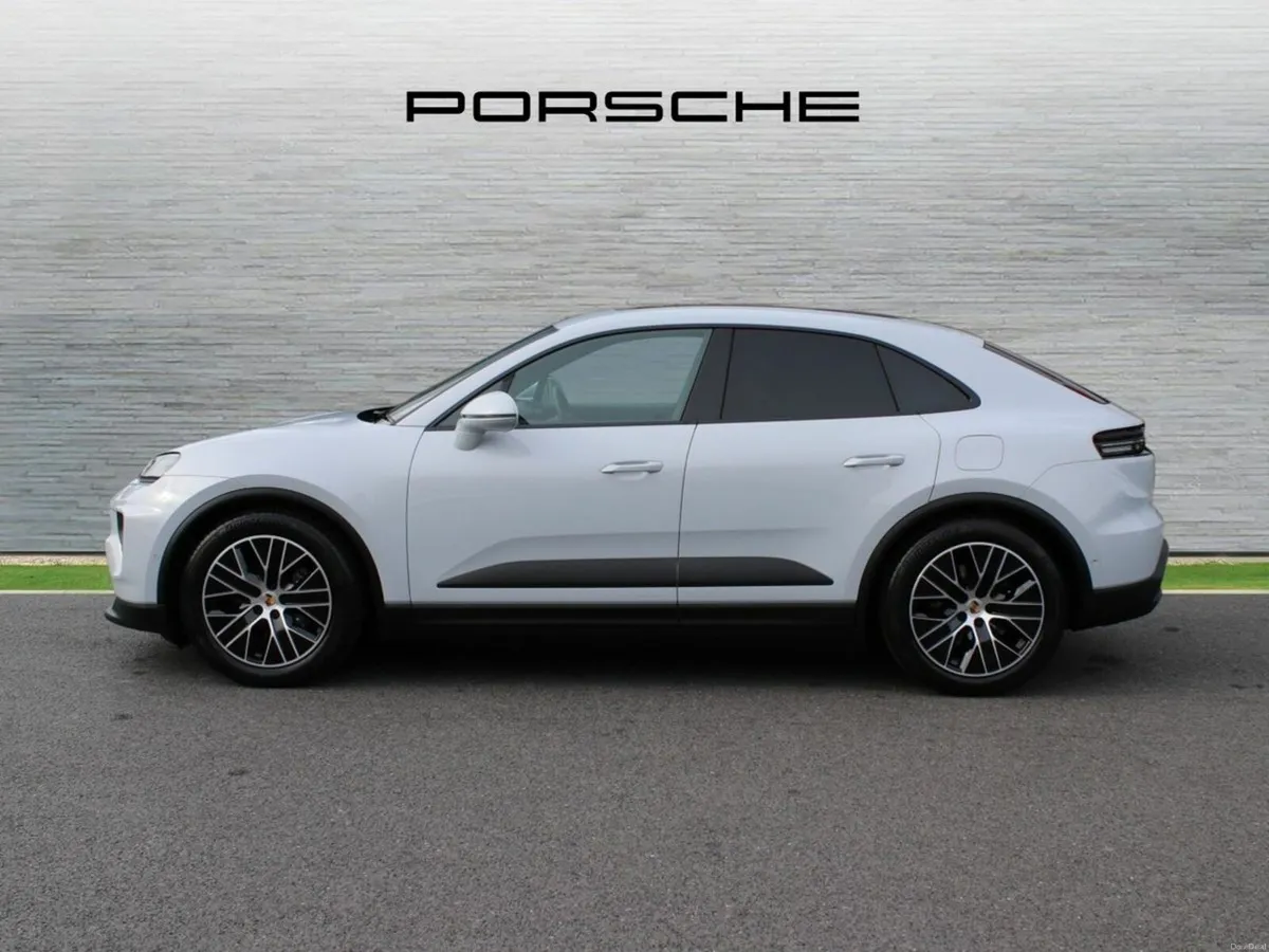 Porsche Macan 4 Electric - Image 4