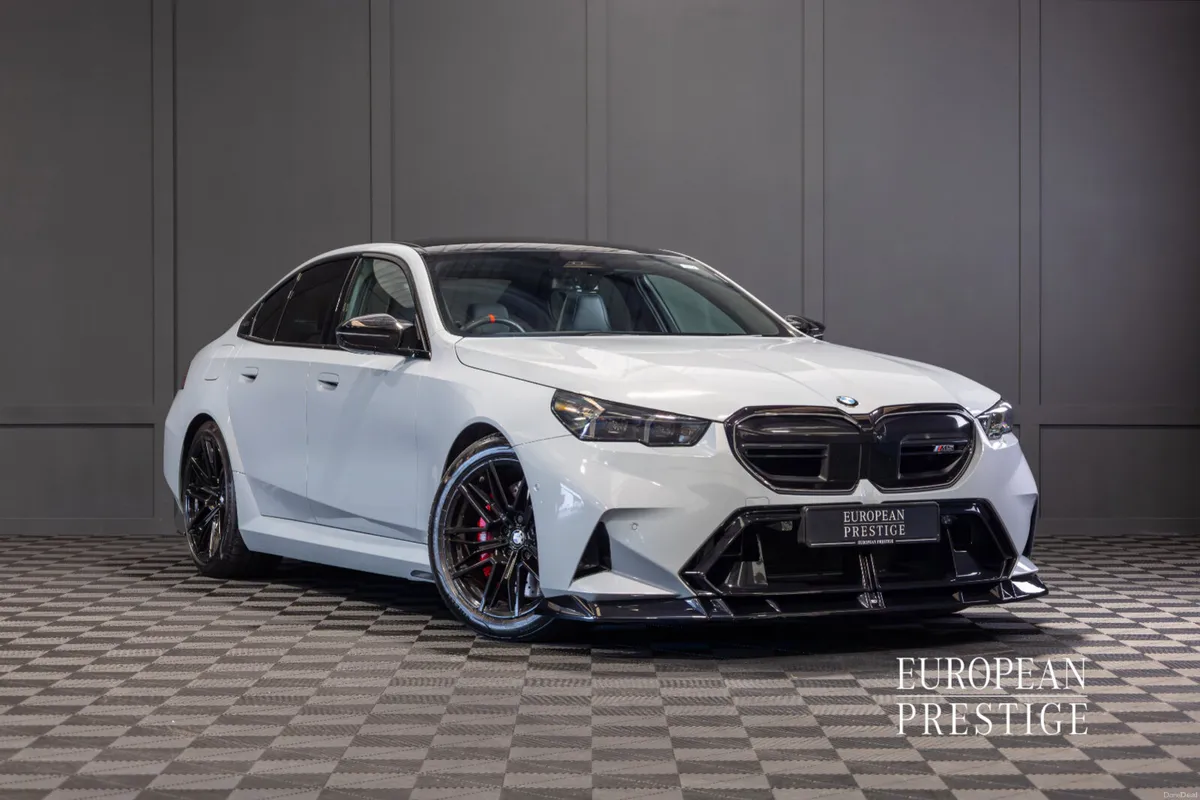 2025 BMW M5 (G90) - Image 1