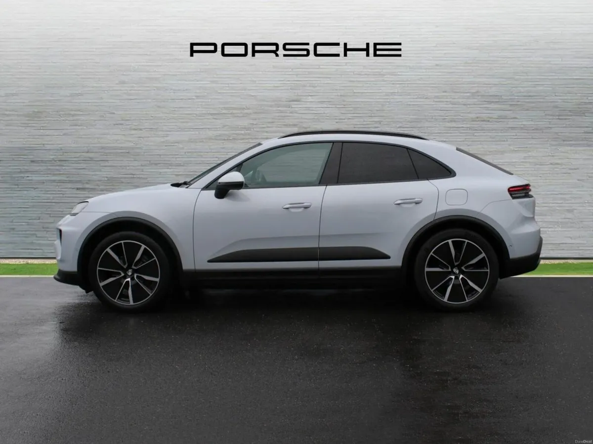 Porsche Macan 4 Electric - Image 4