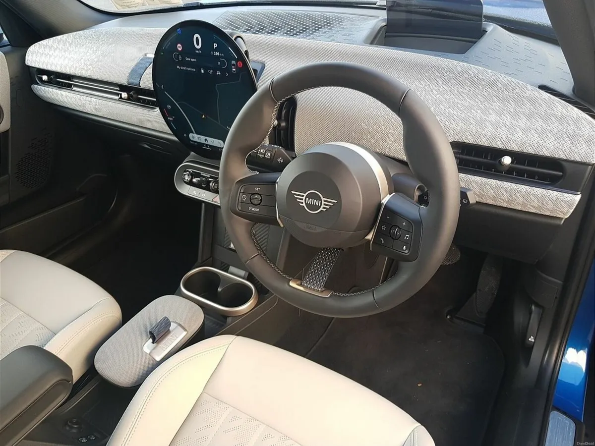 Mini Cooper Exclusive Level 1 - Image 6