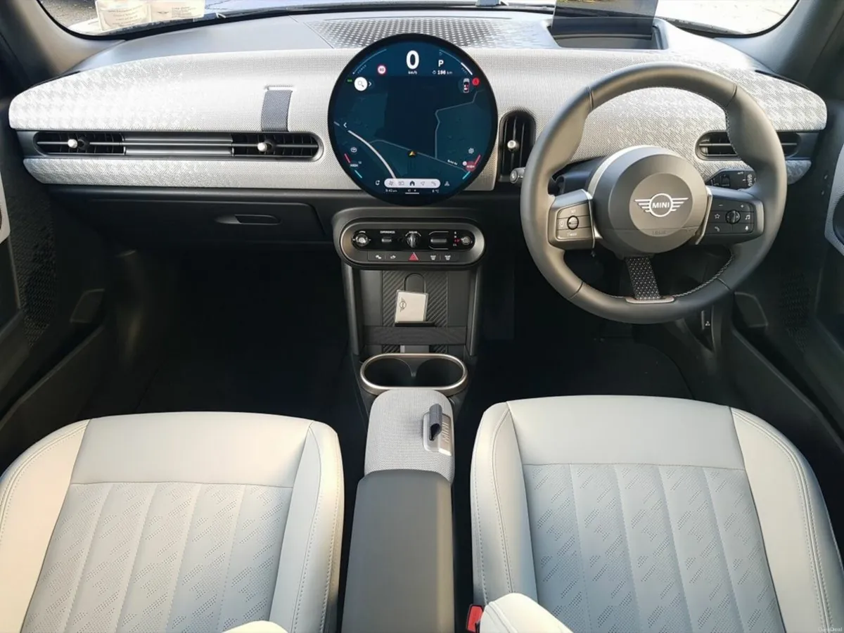 Mini Cooper Exclusive Level 1 - Image 4