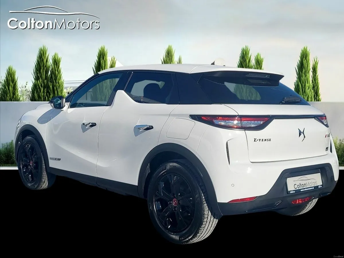 DS Automobiles DS 3 Crossback EV  Performance Line - Image 2