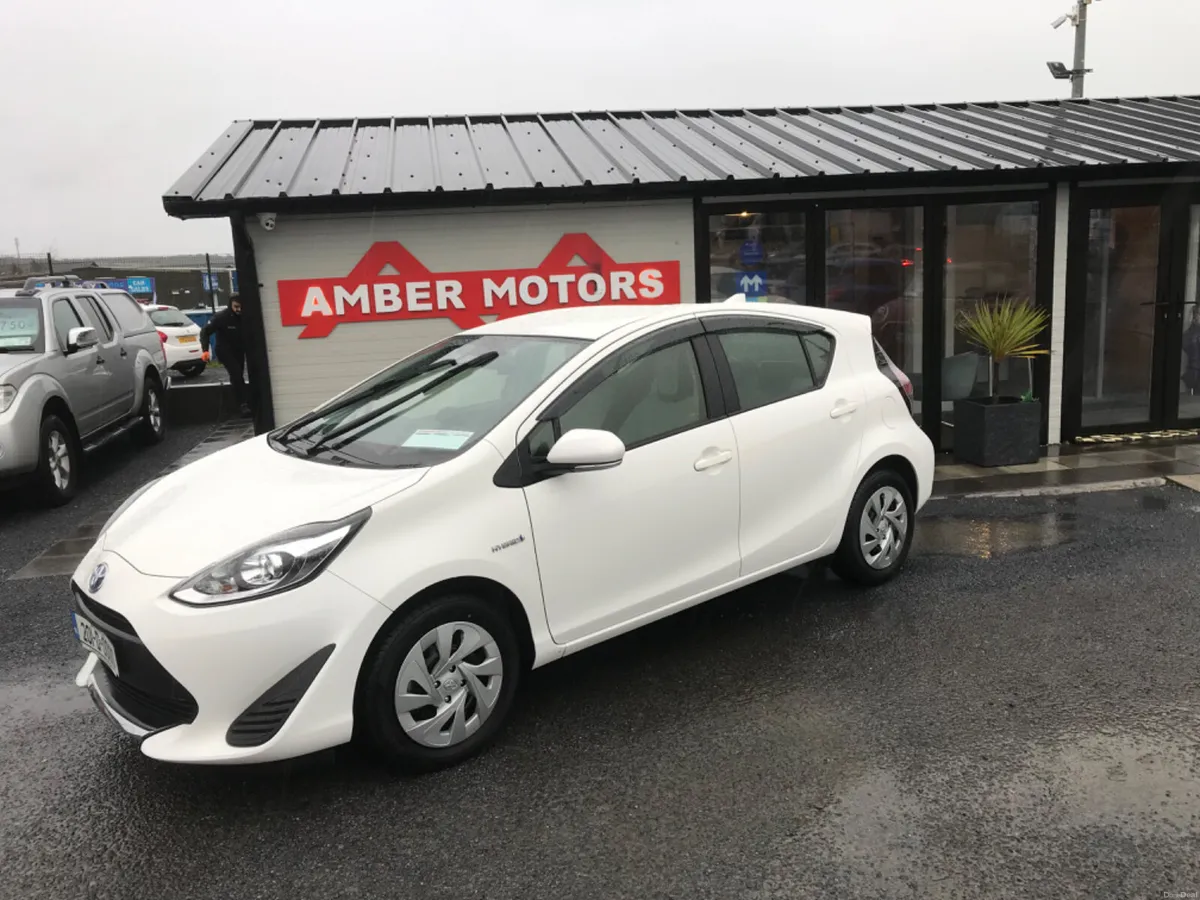 2020  TOYOTA AQUA AUTO - Image 2