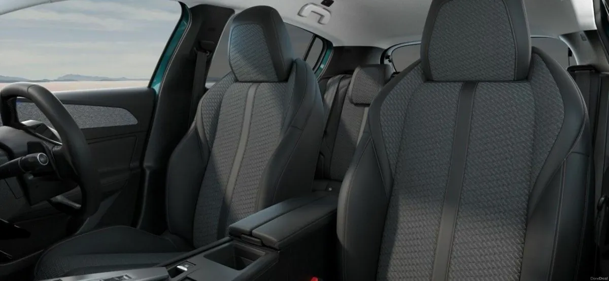 Peugeot 308 262 OFFER - Peugeot 308 1.2 Hybrid All - Image 5