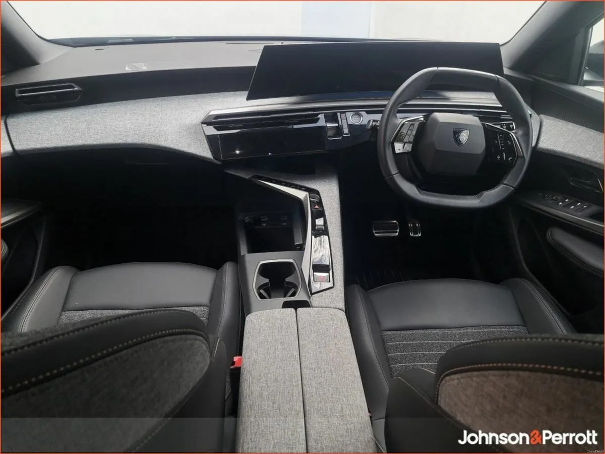 Peugeot 5008 1.2 Hybrid Automatic 136bhp Allure - Image 4