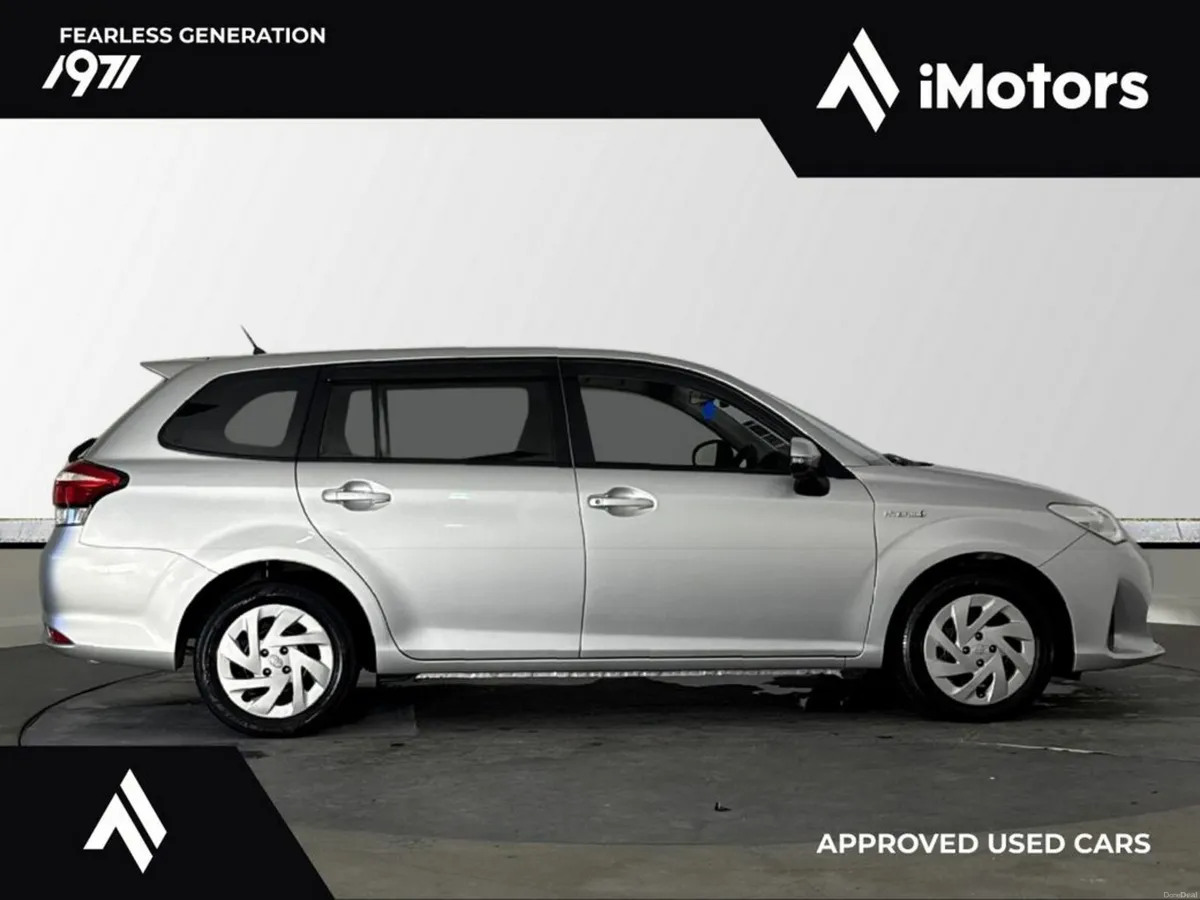 Toyota Corolla Fielder EX HYBRID AUTOMATIC - Image 2