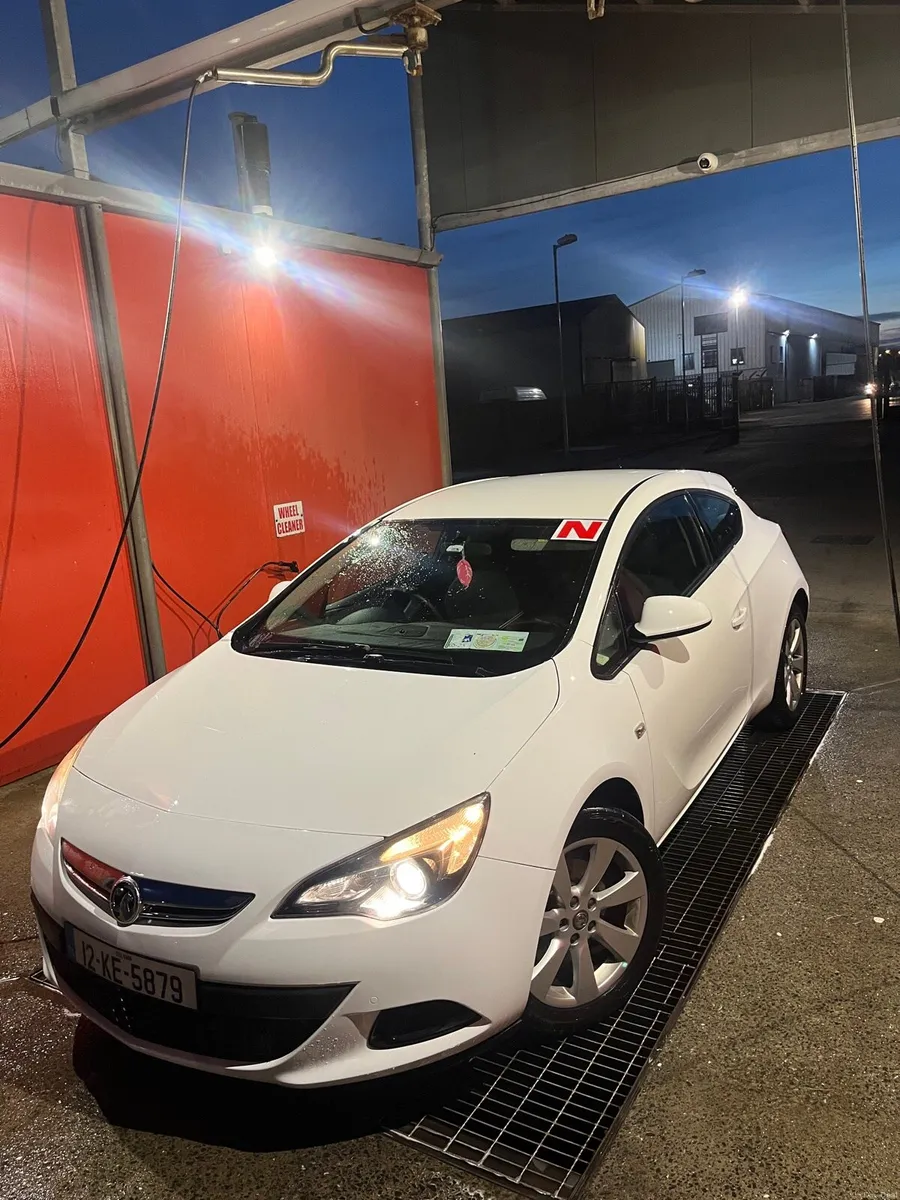 Vauxhall Astra 1.7 Diesel taxed and tested - Image 2