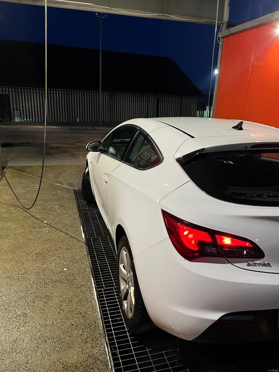 Vauxhall Astra 1.7 Diesel taxed and tested - Image 4