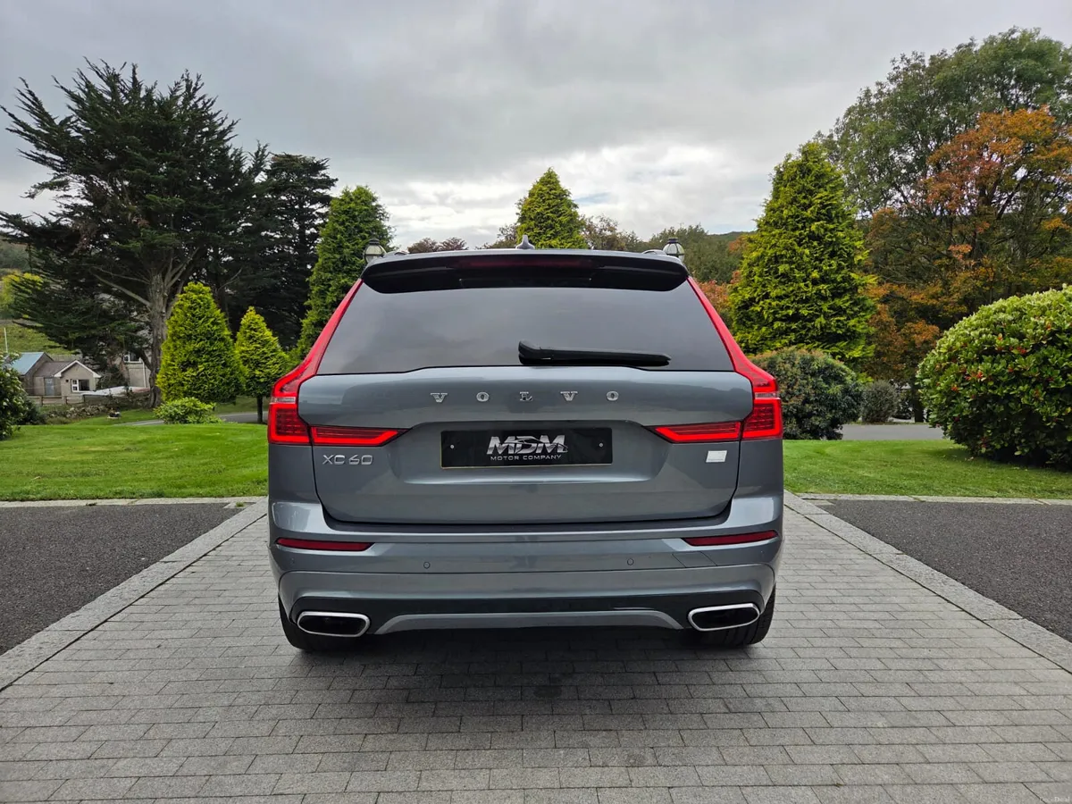 2020 Volvo XC60 R-Design Pro 2.0 T8 PHEV PANORAMIC - Image 5