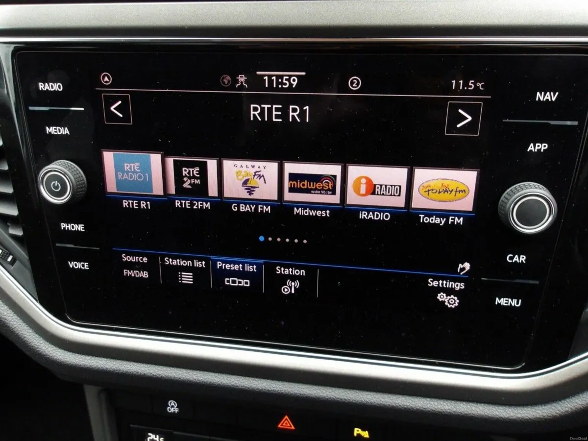 Volkswagen T-Roc 2021 DESIGN 2.0 TDI 6SPEED 115BHP - Image 4