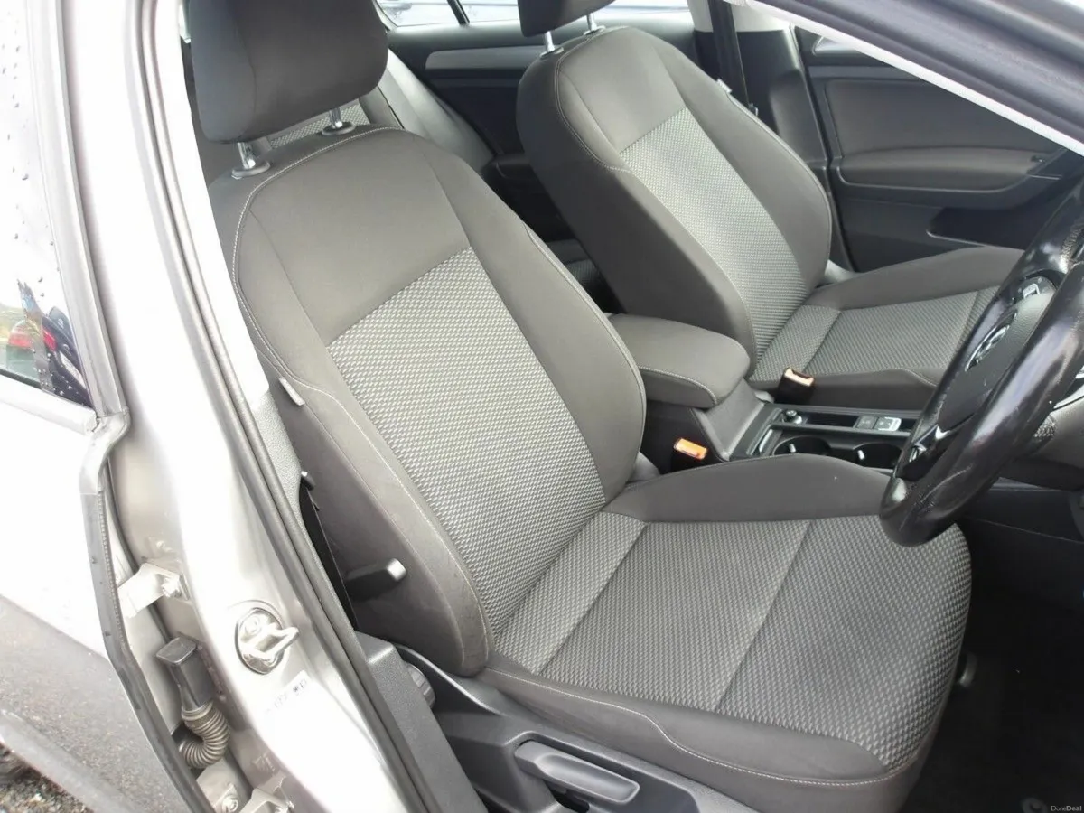 Volkswagen Golf 1.6 TDI 115HP SPORTS - Image 4