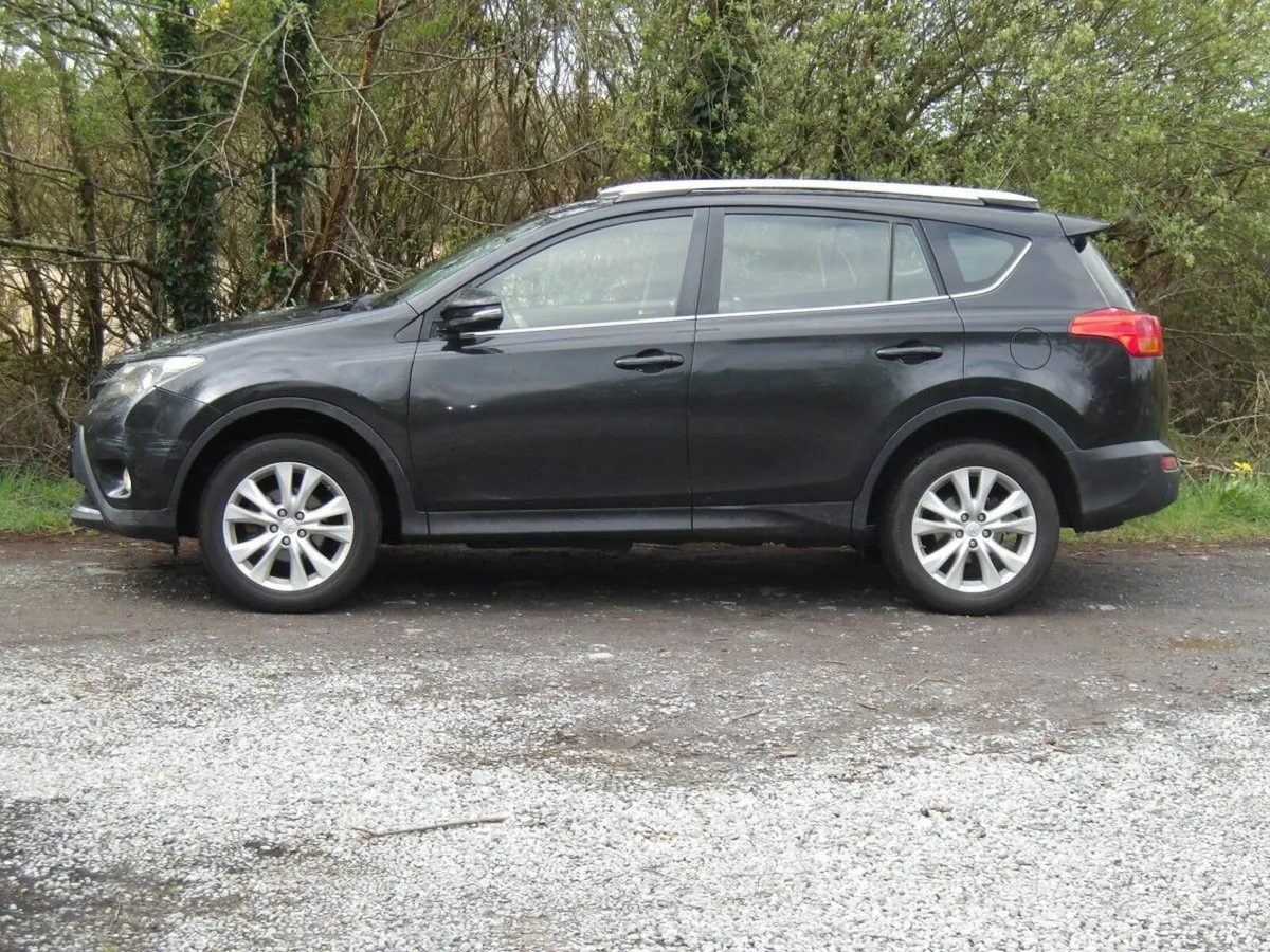 Toyota RAV4 D-4D 125 (2.0) 2WD Sol ** FULL-LEATHER - Image 2